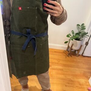 Hedley & Bennet dark green olive apron